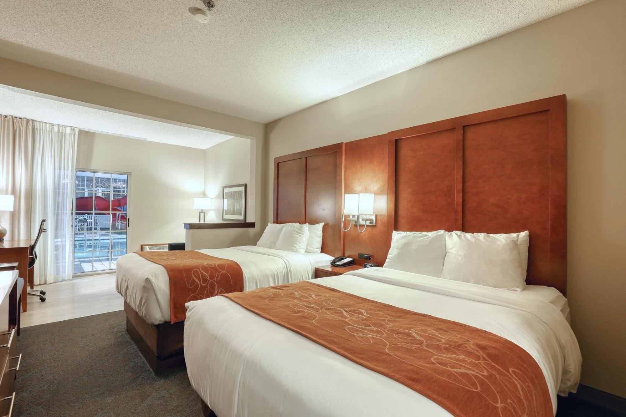 Comfort Suites Appleton Airport Bagian luar foto