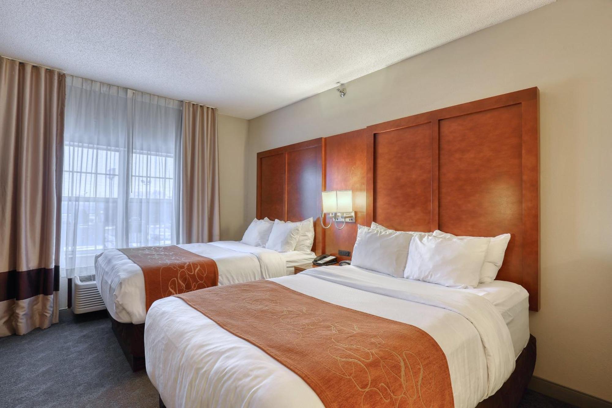 Comfort Suites Appleton Airport Bagian luar foto