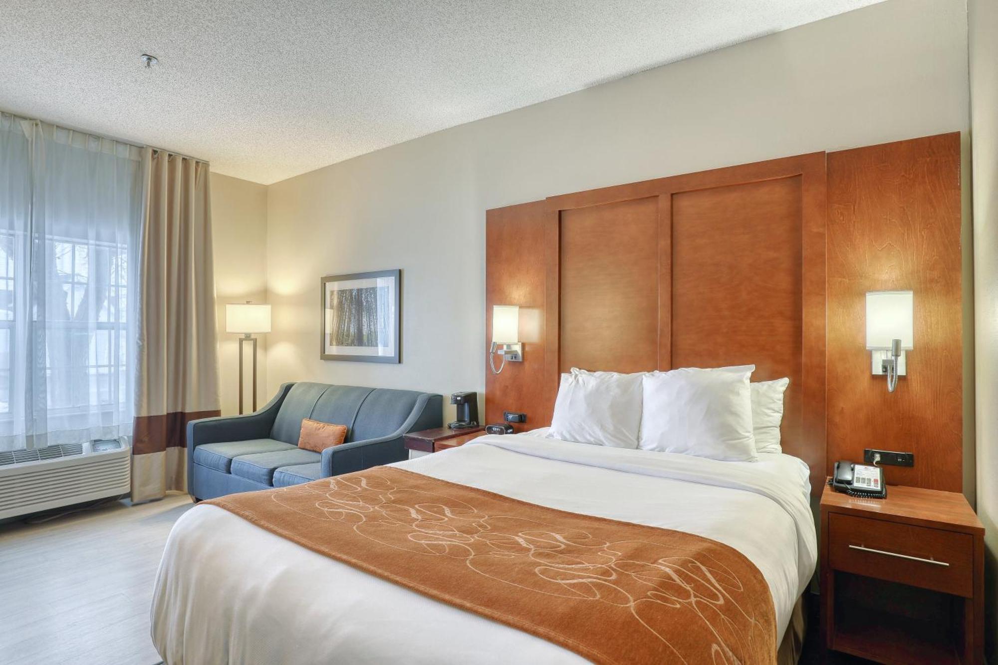 Comfort Suites Appleton Airport Bagian luar foto